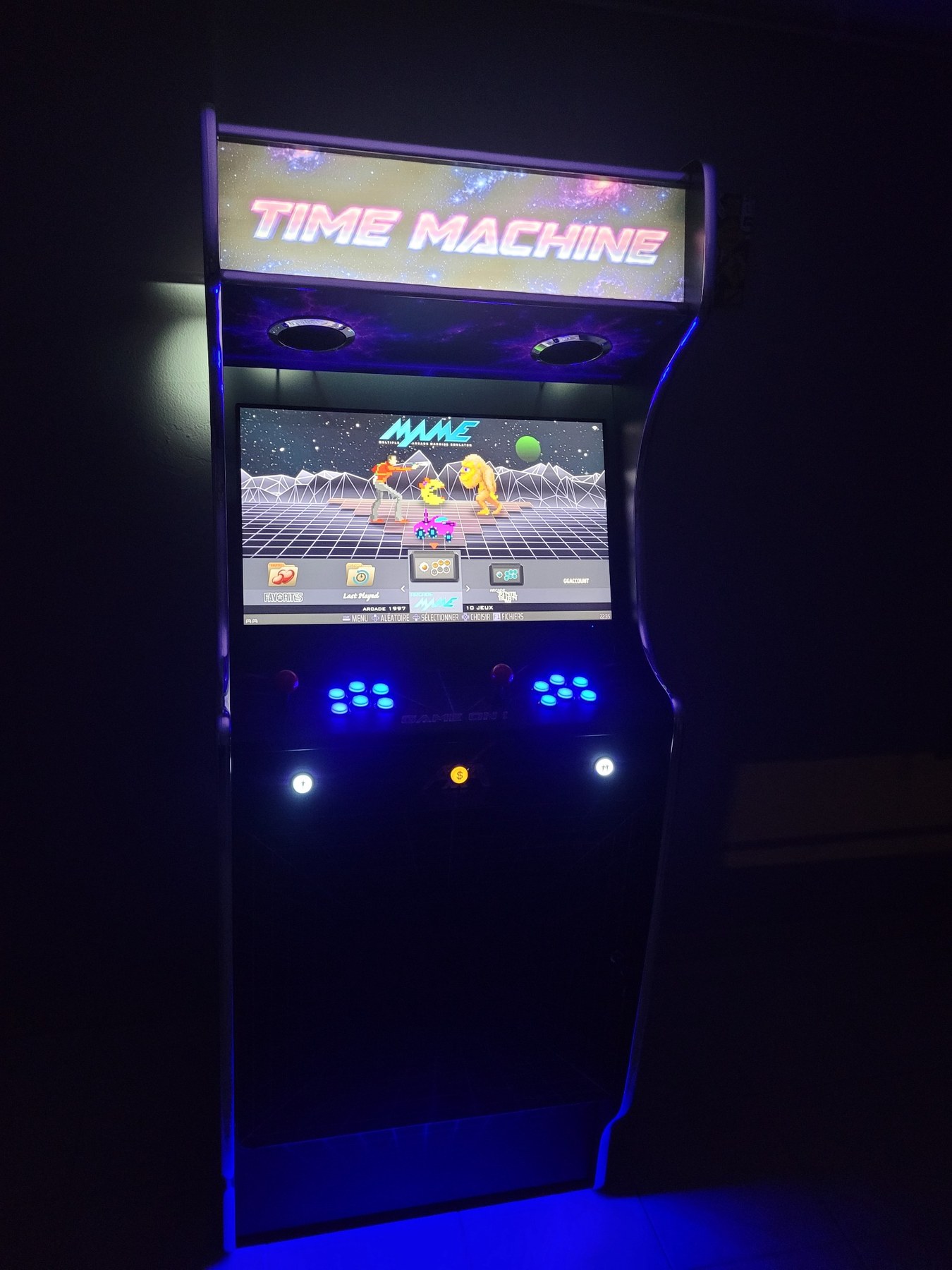 Borne d'arcade Time Machine fabriquée par Torzio, vue de face